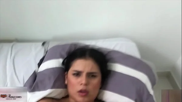 La hermosa MELANIE CASERES recibe un sesión de masaje con final feliz HISTORIA COMPLETA