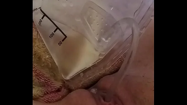 Catheter in wet pussy, can't stop peeing....